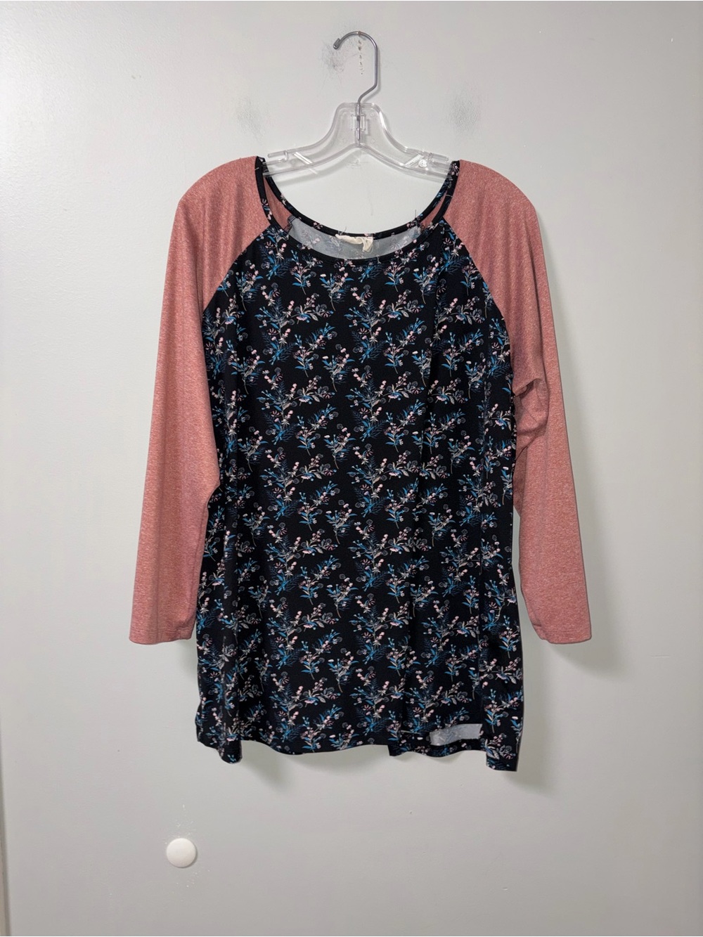 Ninexis Black Red Floral Raglan Tee Women’s 2X
